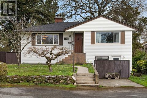120 Kamloops Ave Saanich BC V8Z1W3