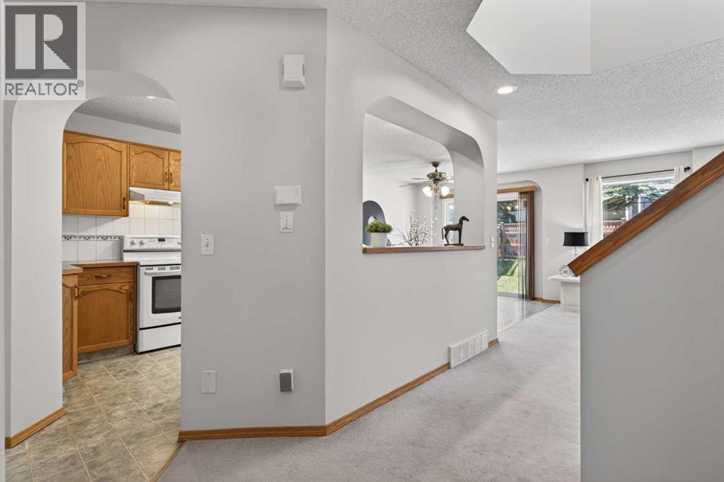 438 Bridlecreek Green SW