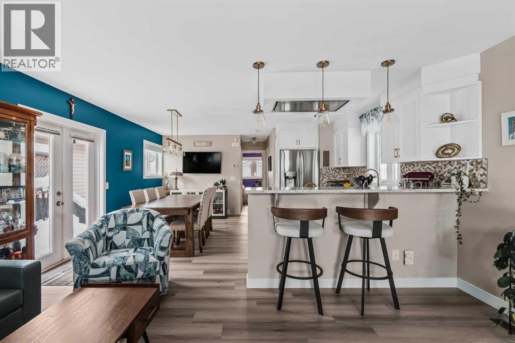 60 HUNTERHORN Crescent NE