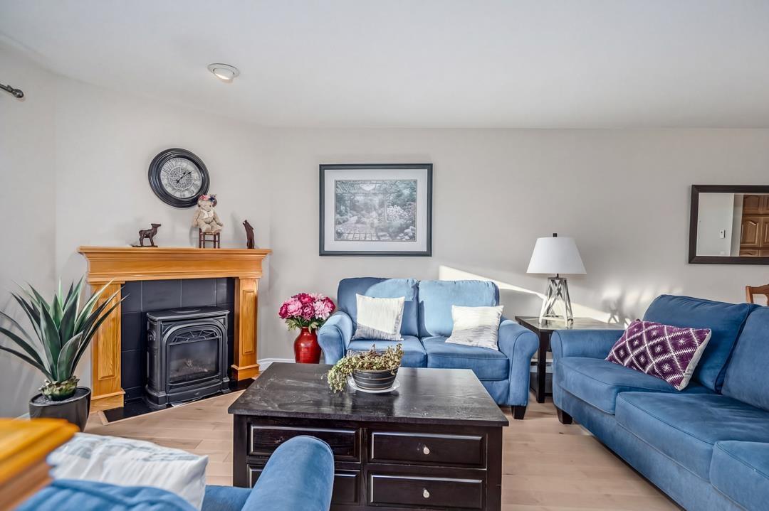 3 32640 MURRAY AVENUE