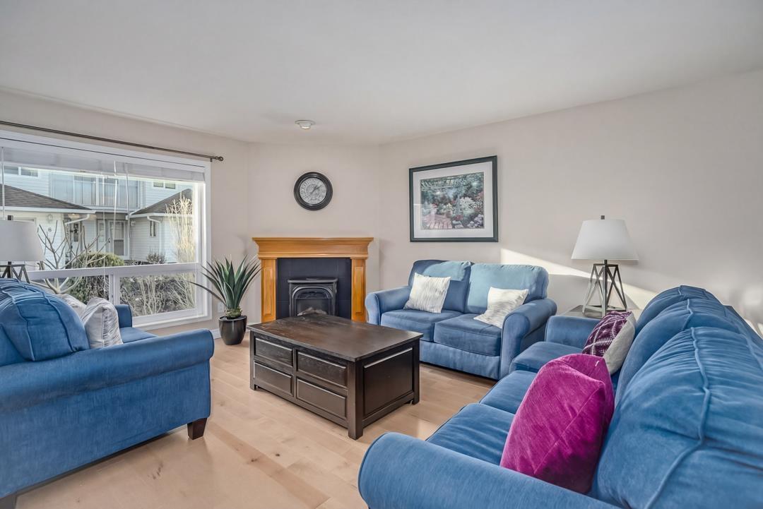 3 32640 MURRAY AVENUE