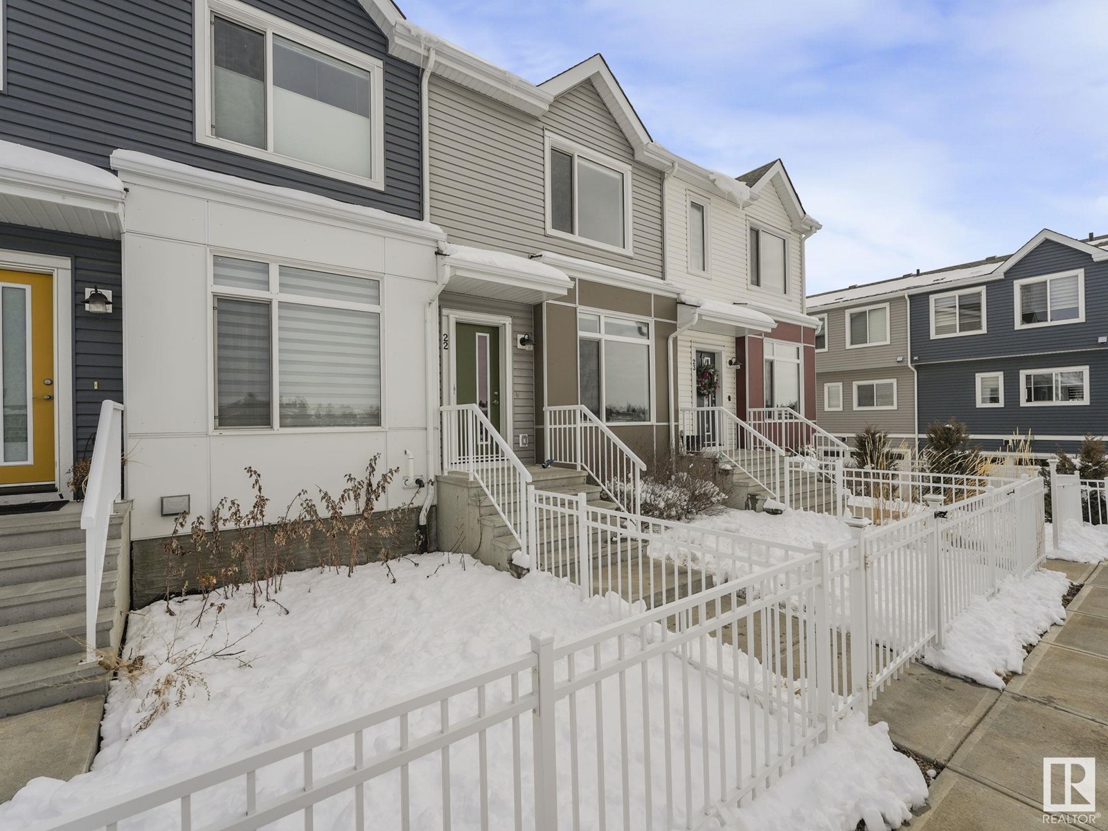 #22 215 SADDLEBACK RD NW