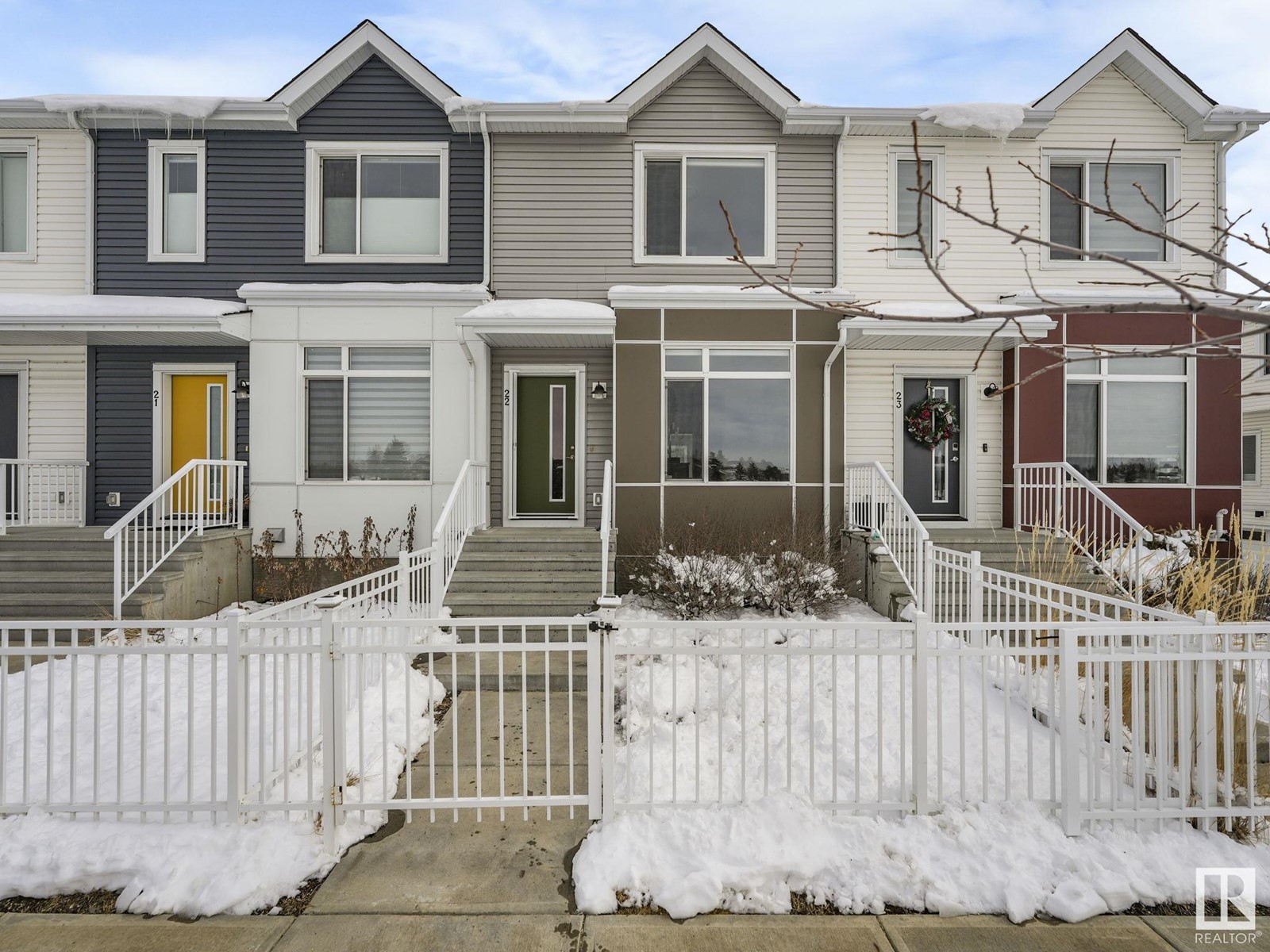 #22 215 SADDLEBACK RD NW
