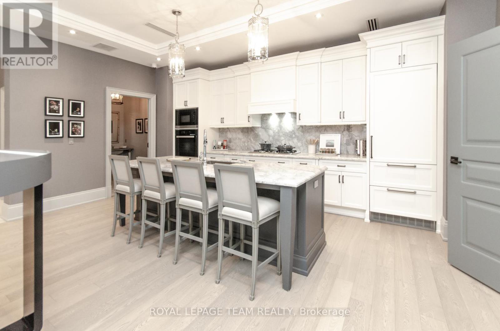 1440 WELLINGTON STREET W