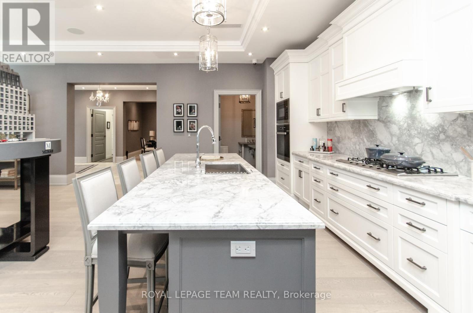 1440 WELLINGTON STREET W