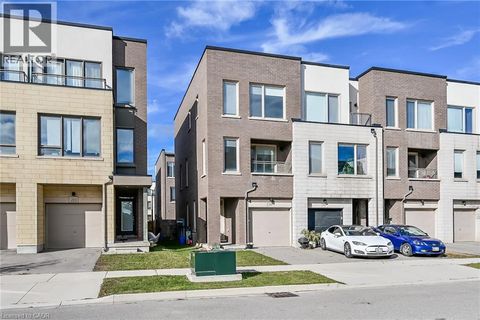 205 SABINA Drive Oakville ON L6H0L4