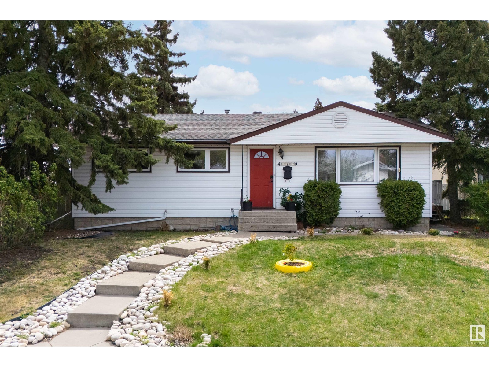 16907 81 AV NW