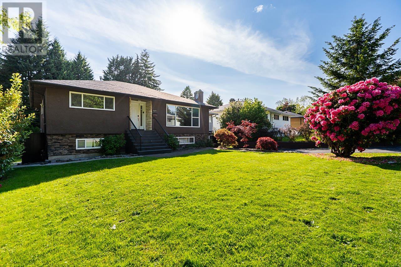 7522 MARK CRESCENT
