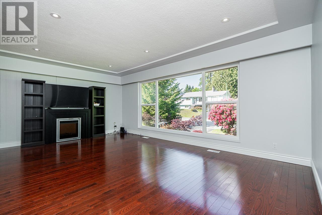 7522 MARK CRESCENT