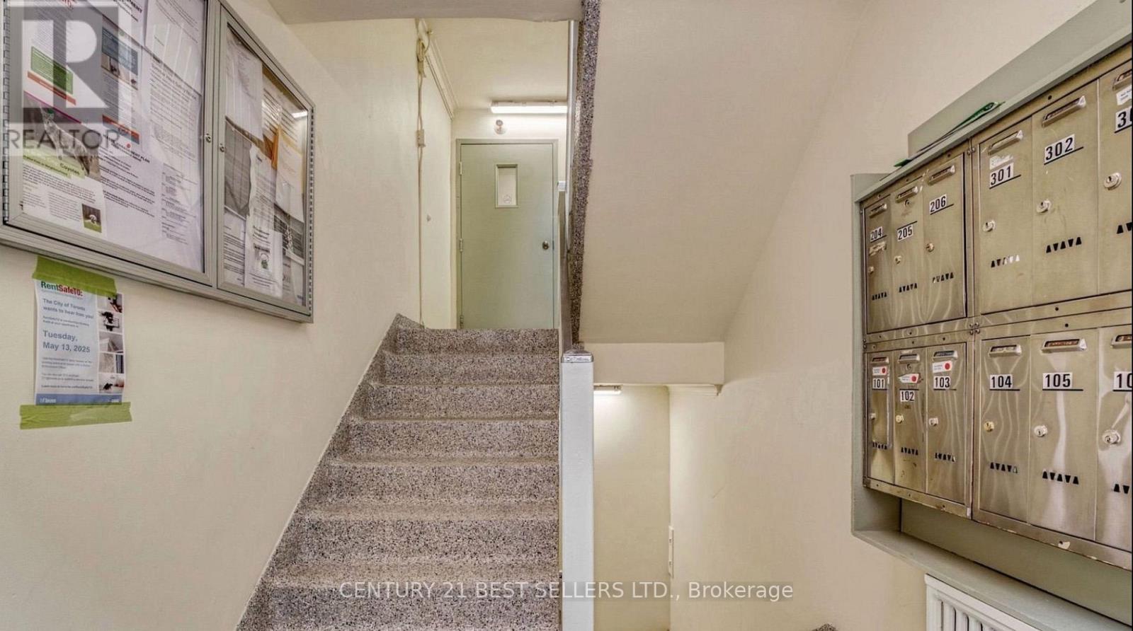 204 - 990 O'CONNOR DRIVE