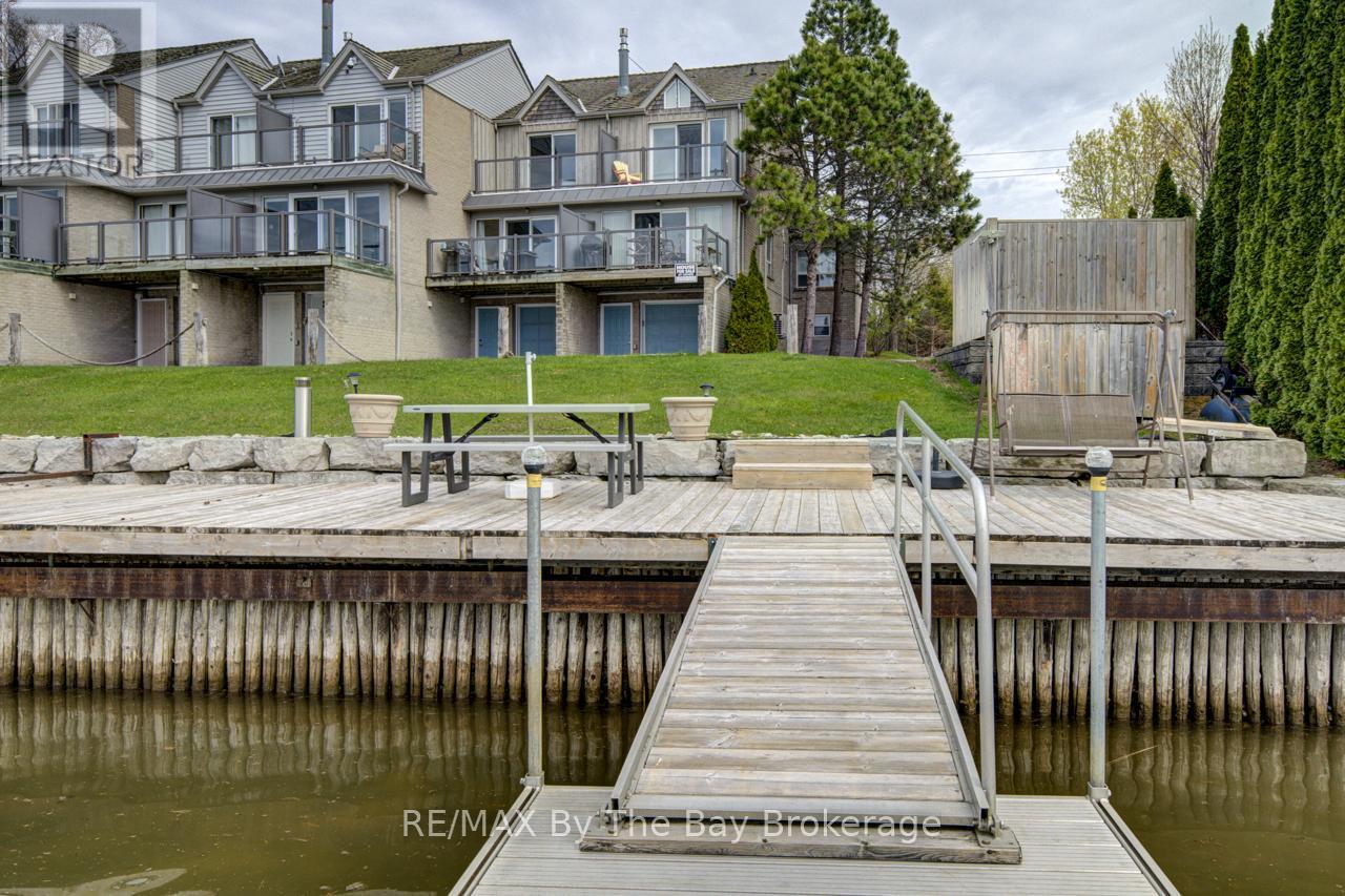 1 - 216 RIVER ROAD E
