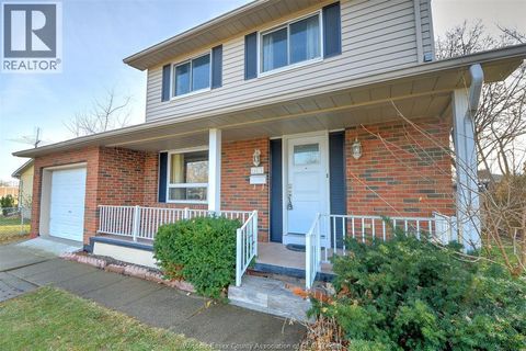 10475 EASTCOURT Windsor ON N8R1E4