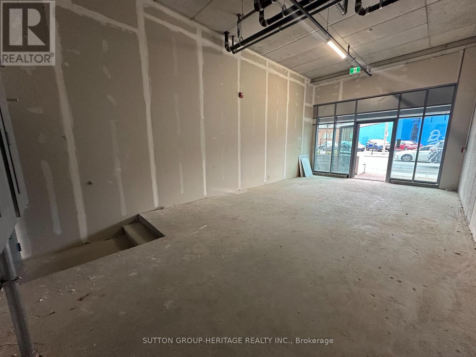 114 - 652 PRINCESS STREET