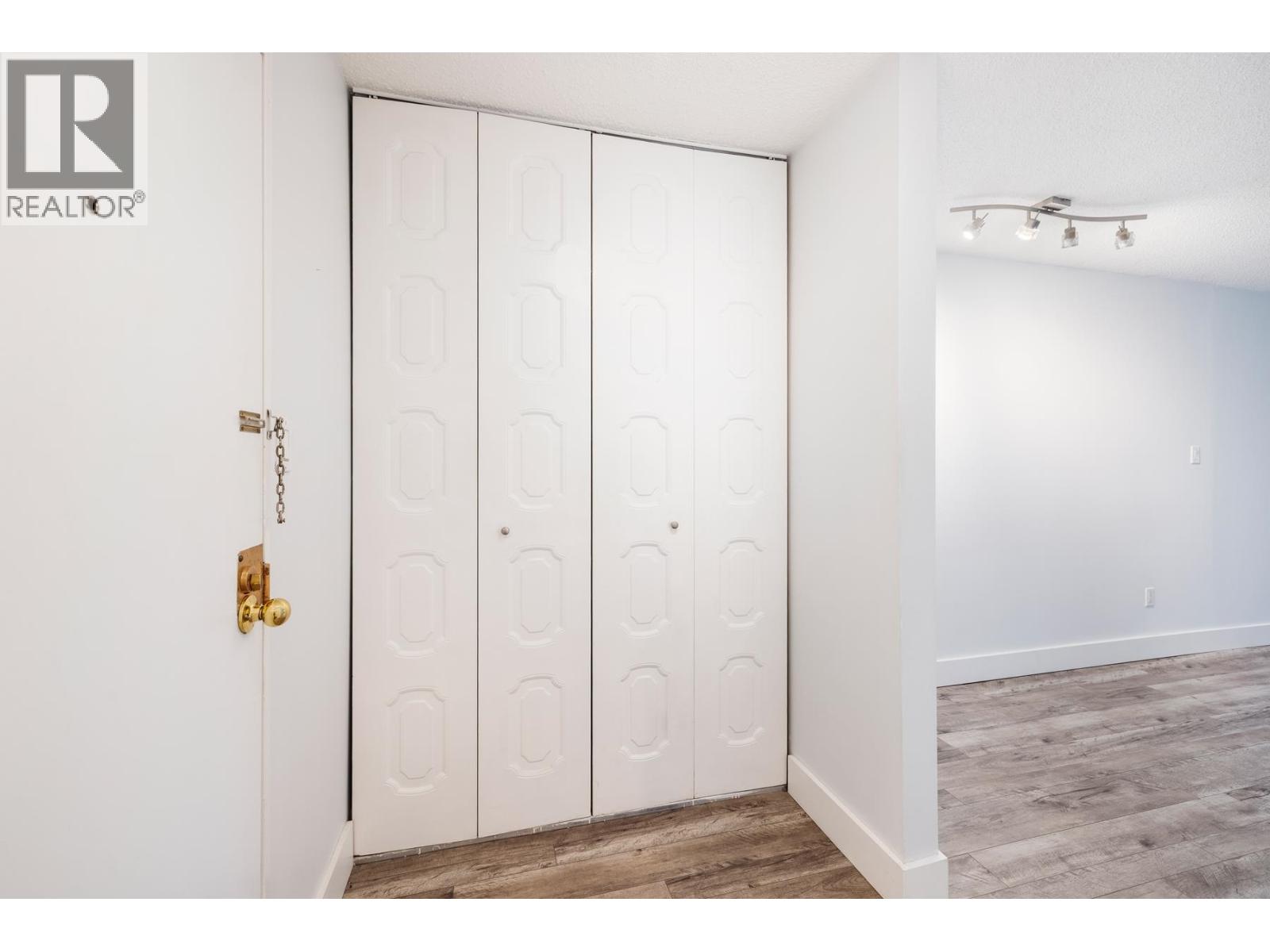 201 830 E 7TH AVENUE