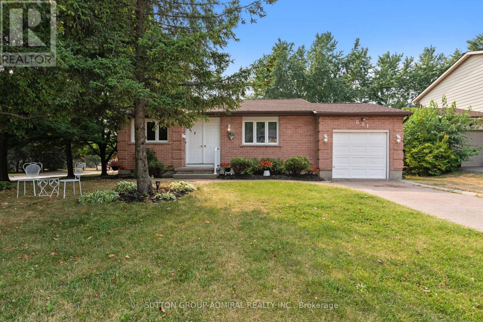 821 BRIDLE PATH CRESCENT