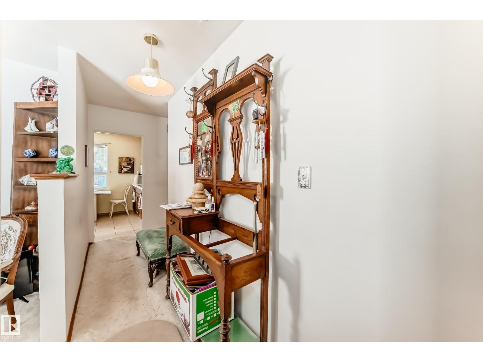 12237 135 ST NW