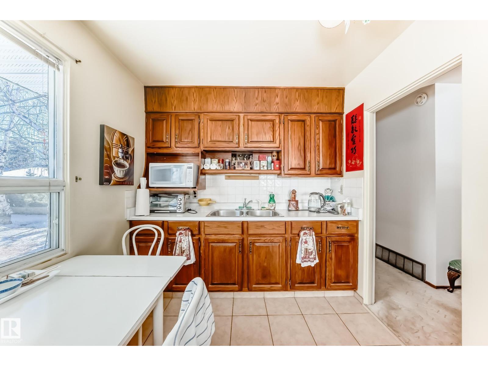 12237 135 ST NW