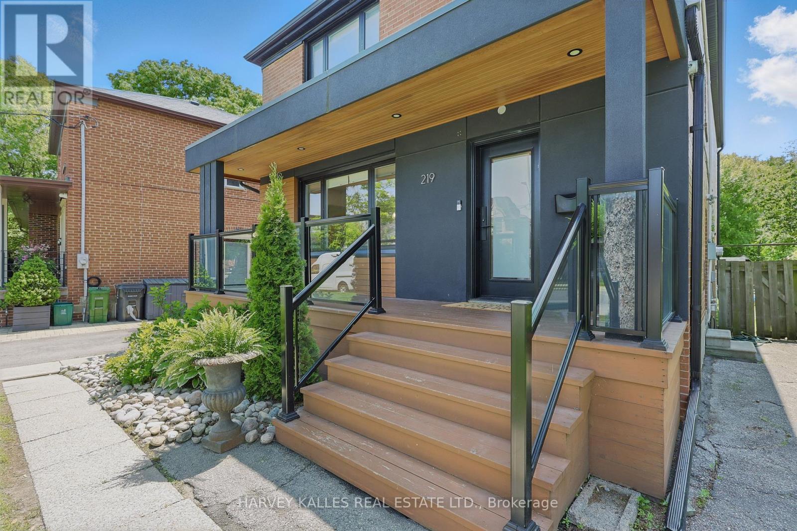 219 DELHI AVENUE