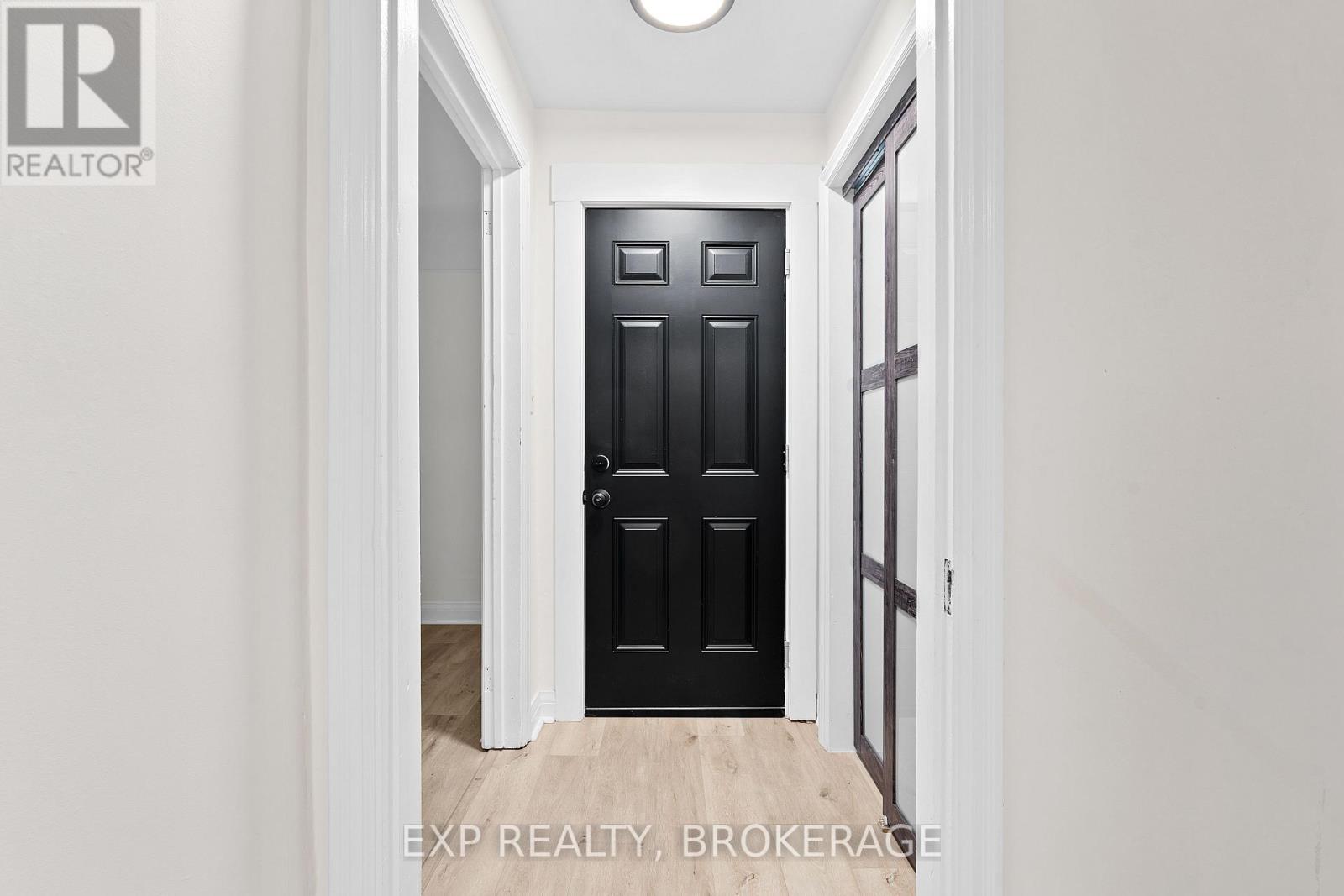 1 - 493 COLLEGE STREET