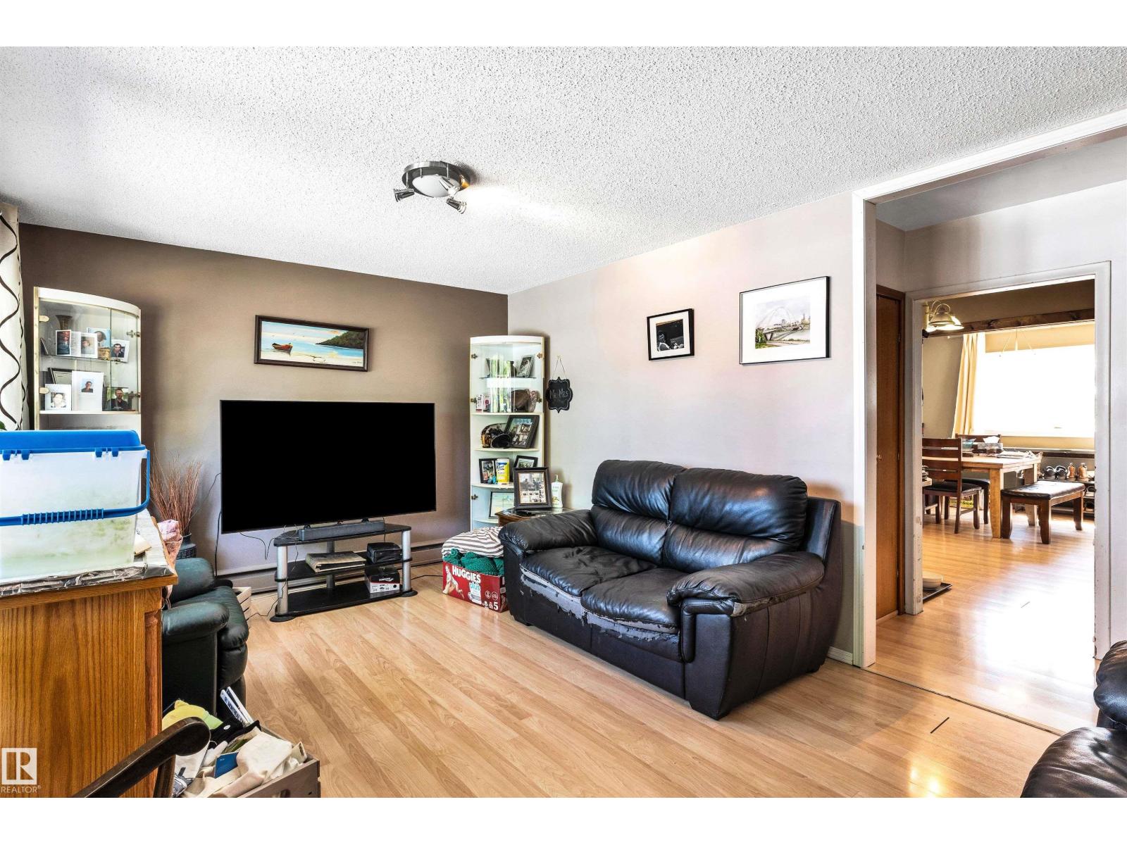 3619 110 AV NW