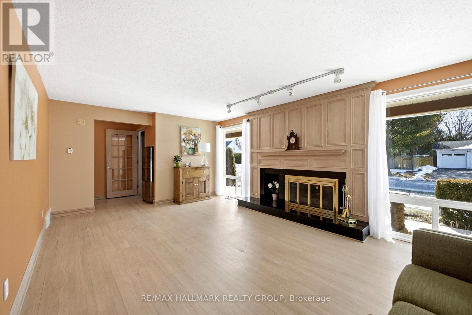 59 ASHGROVE CRESCENT