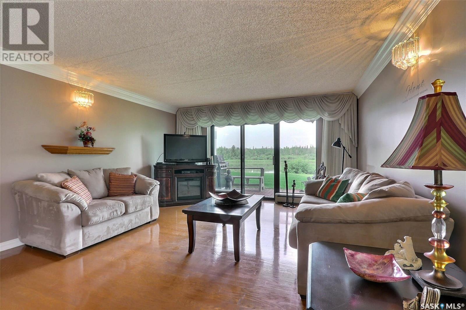 1D 516 River STREET E
