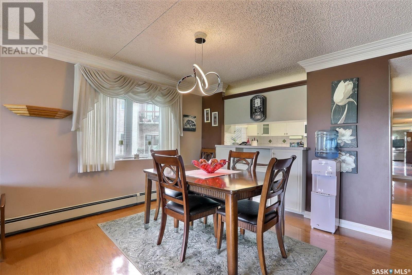 1D 516 River STREET E