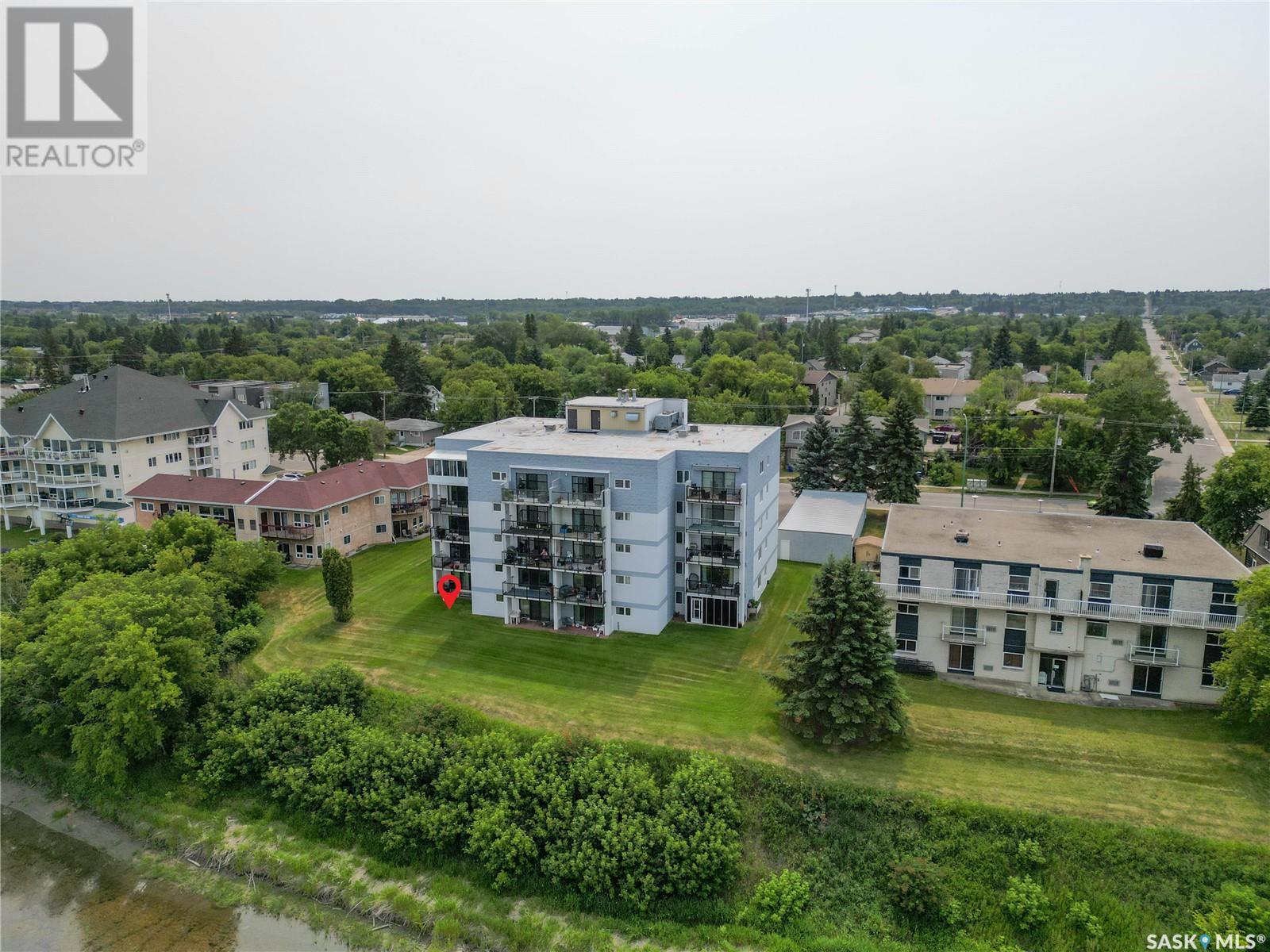 1D 516 River STREET E