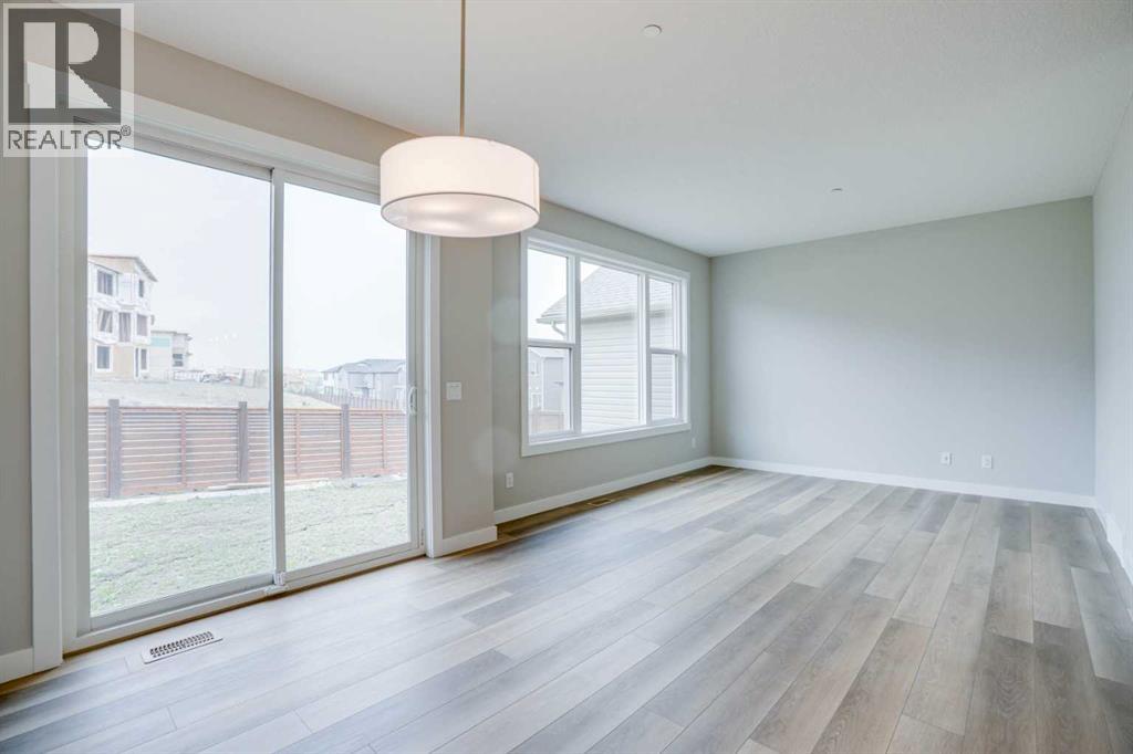 77 Calhoun Crescent NE