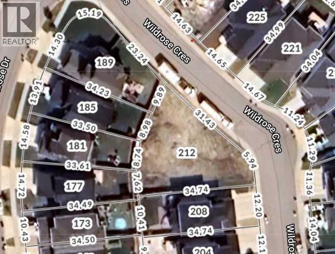 212 Wildrose Crescent