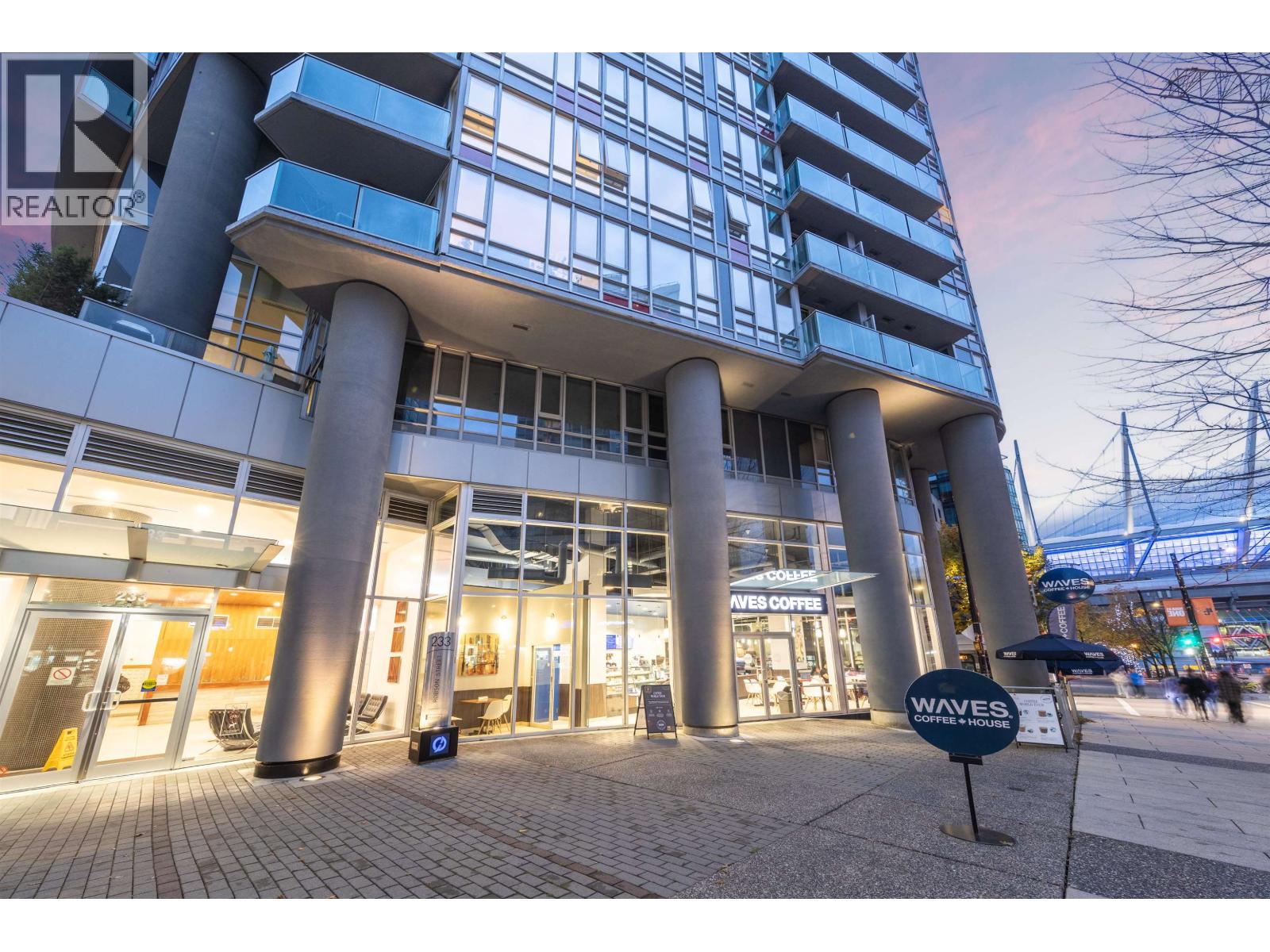 1606 233 ROBSON STREET