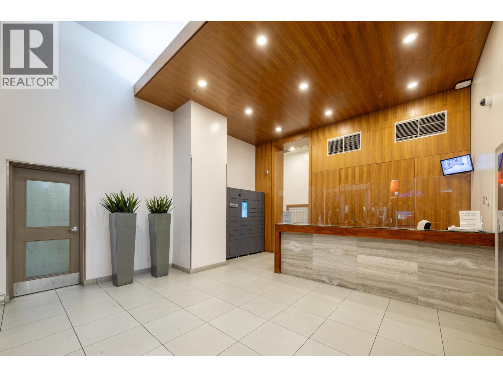 1606 233 ROBSON STREET