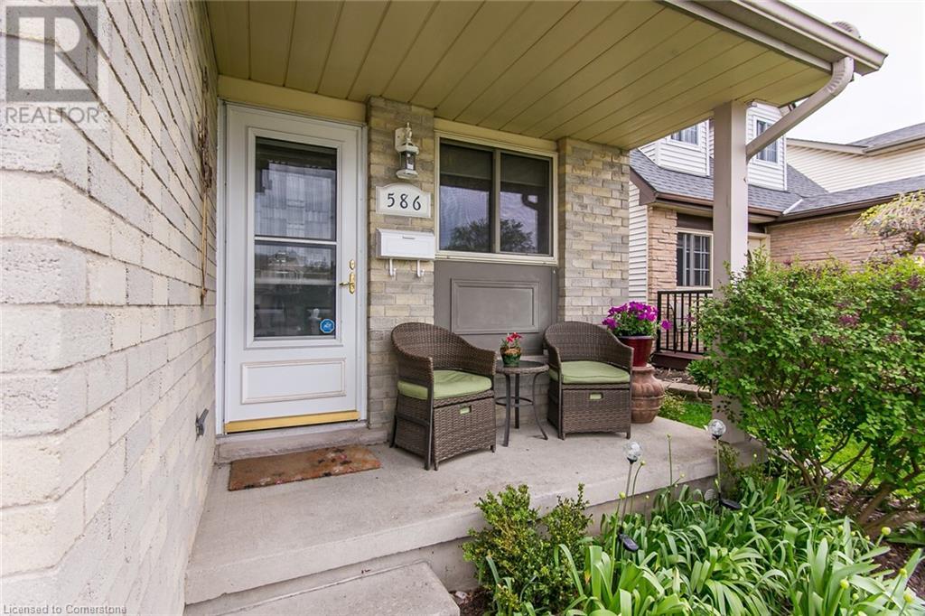 586 DRUMMERHILL Crescent