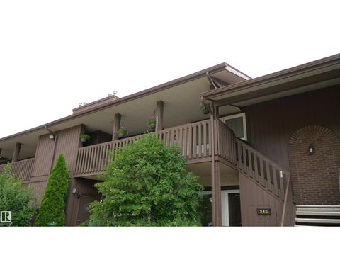 245 SURREY GARDENS NW Edmonton AB T5T1Z3