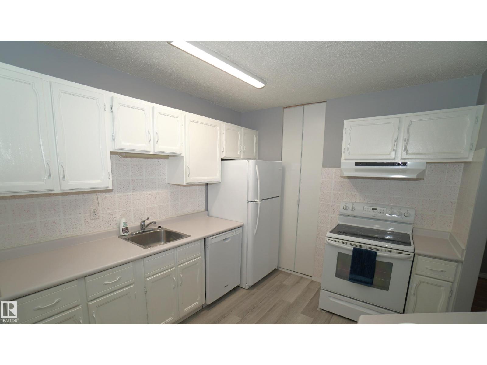 245 SURREY GARDENS NW