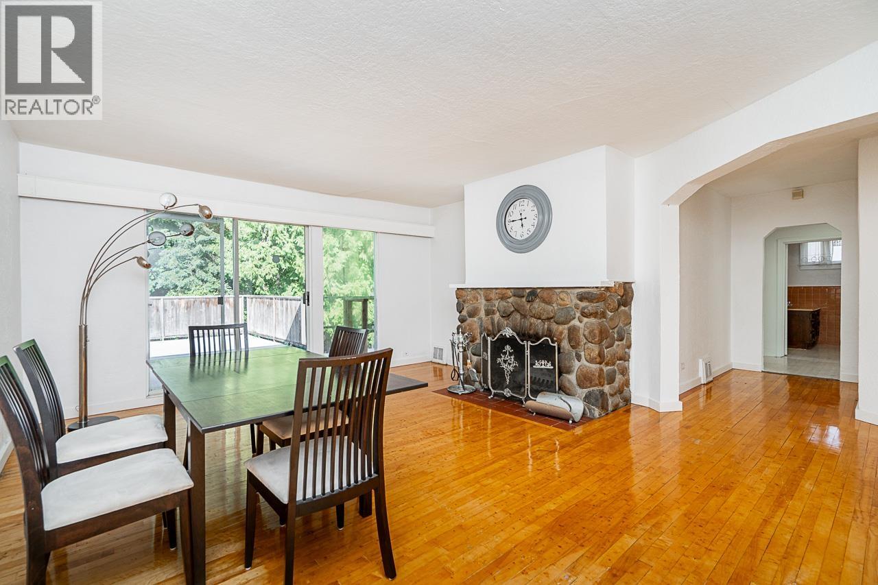 2212 OLD DOLLARTON ROAD