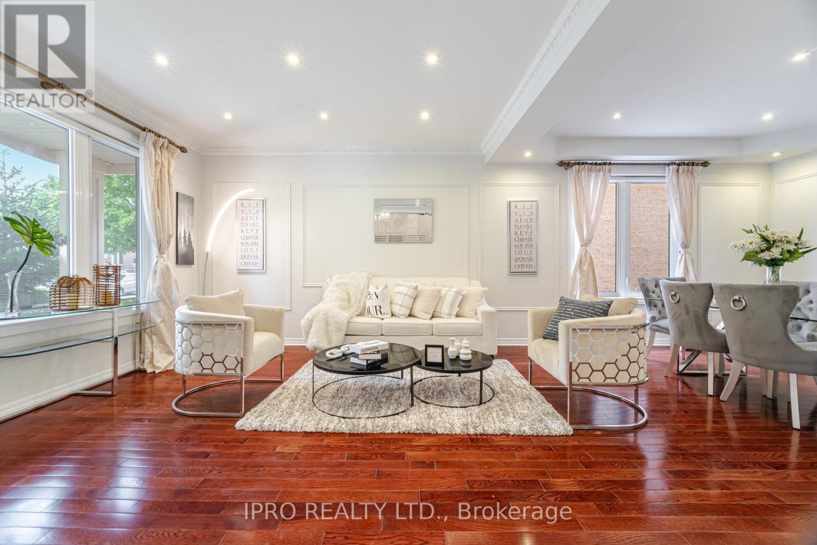 2185 HIGHCLIFFE WAY