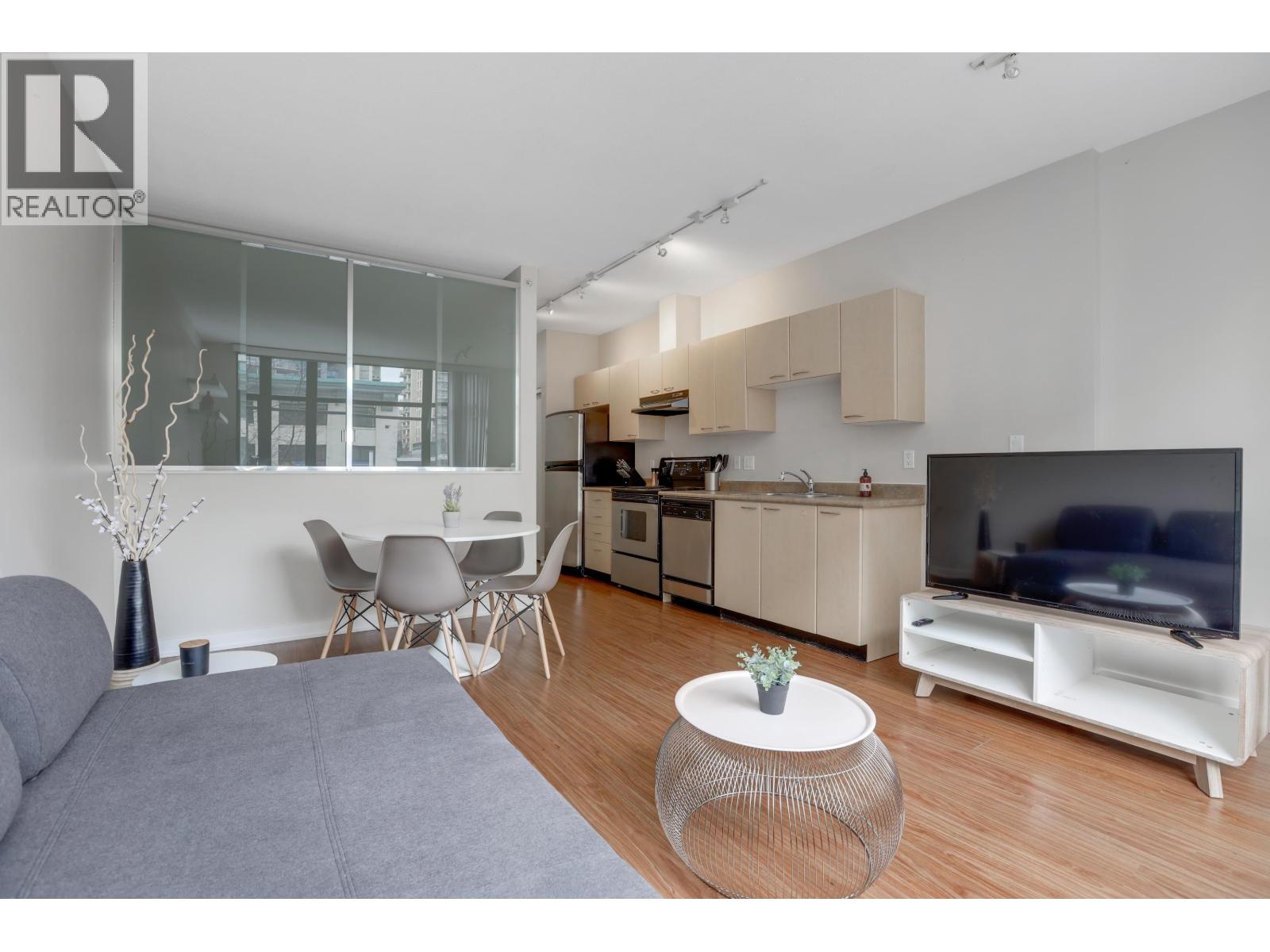 209 1249 GRANVILLE STREET