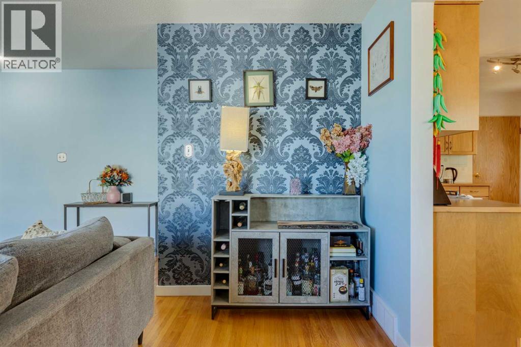 114 Hallbrook Drive SW