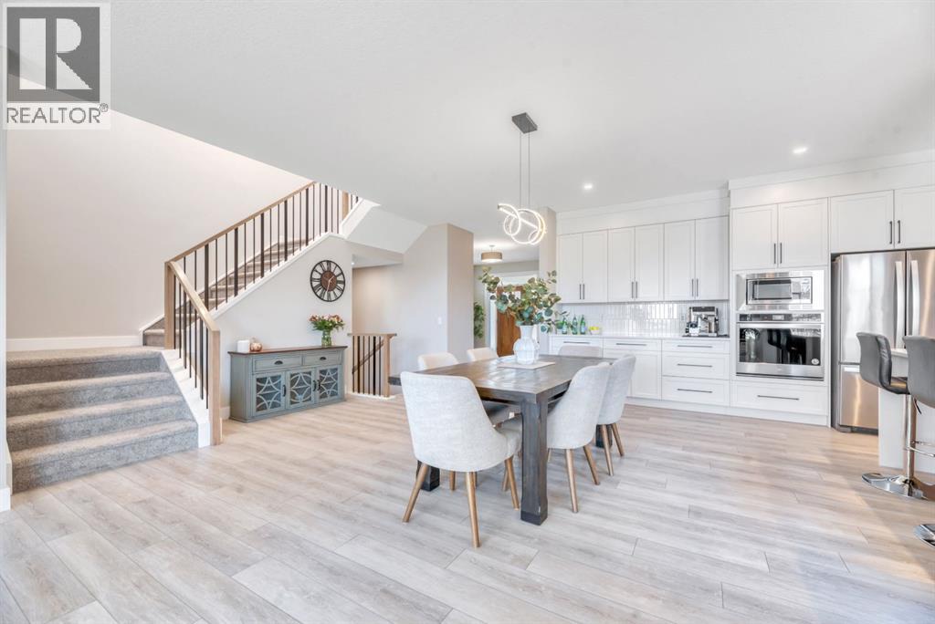 6 Legacy Woods Crescent SE