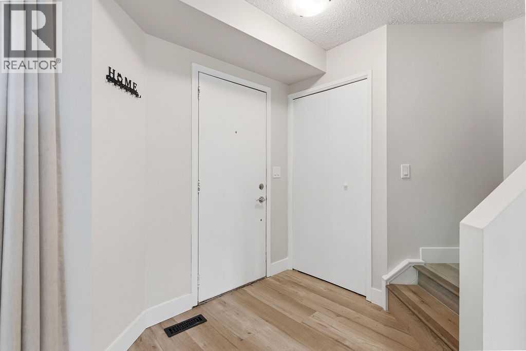 102, 123 Queensland Drive SE