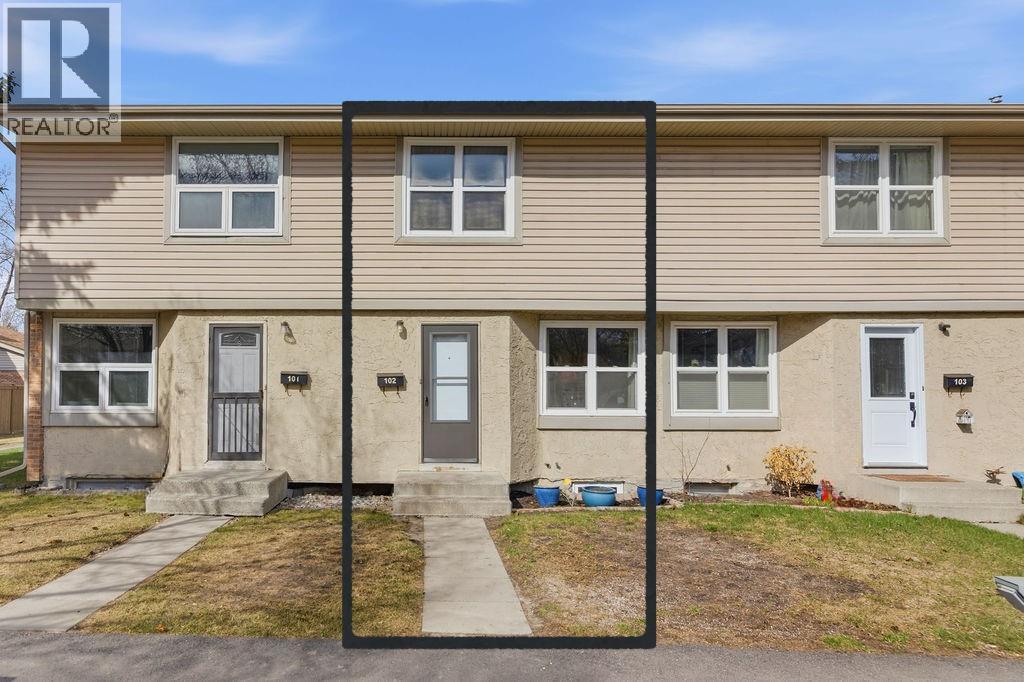 102, 123 Queensland Drive SE