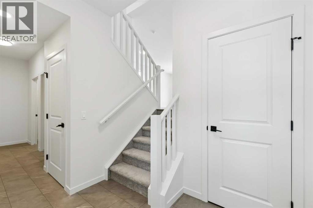 823 Bayview Terrace SW