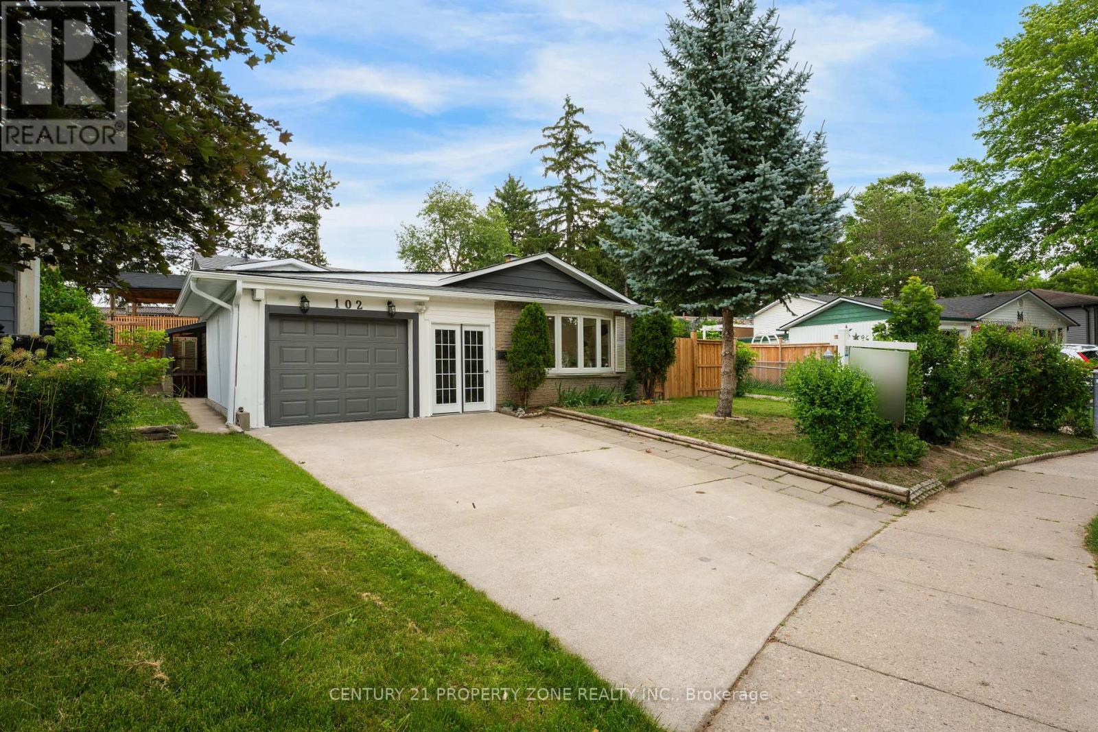 102 HICKORY HEIGHTS CRESCENT
