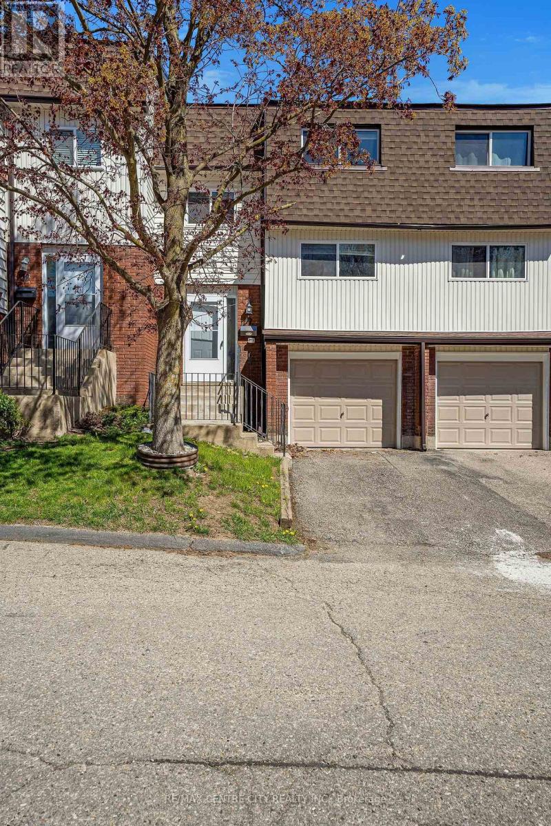 27 - 281 BLUEVALE STREET N