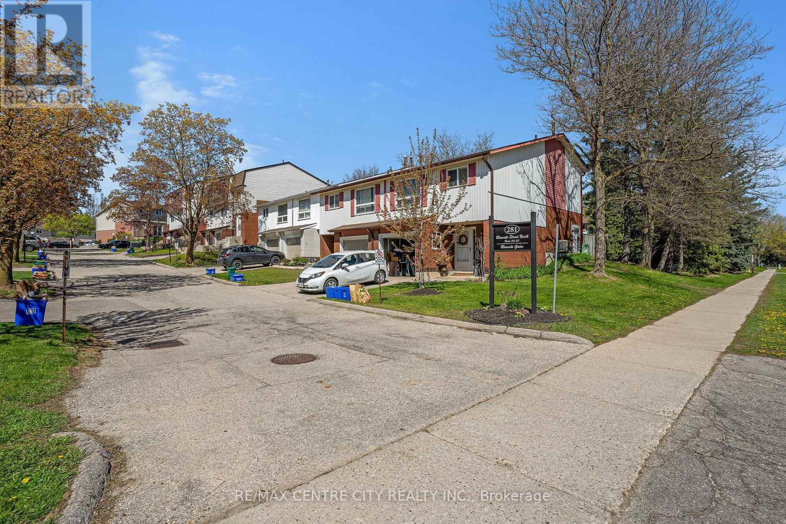 27 - 281 BLUEVALE STREET N