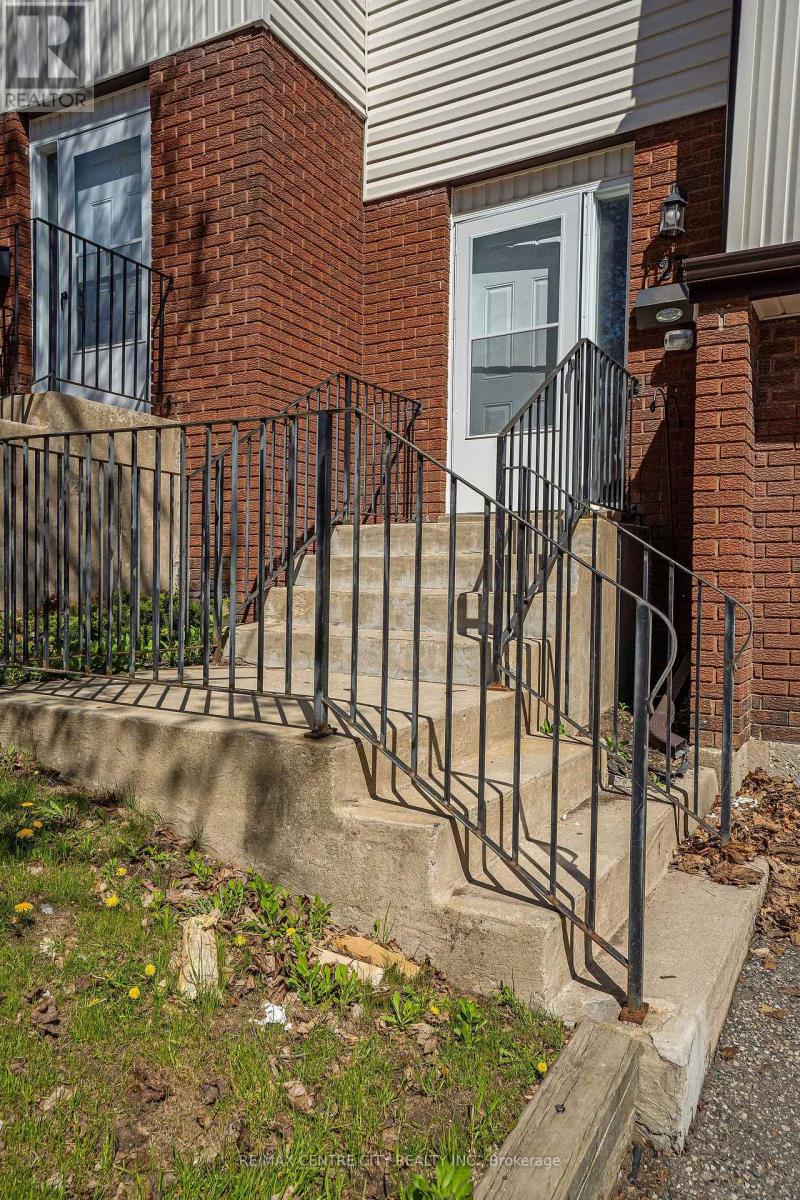 27 - 281 BLUEVALE STREET N