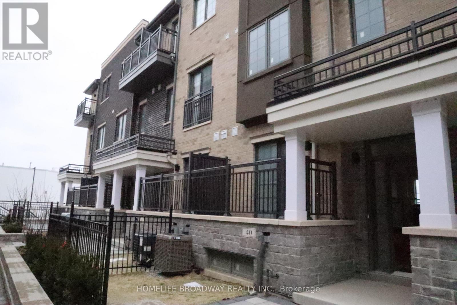 40 CLIPPERS CRESCENT