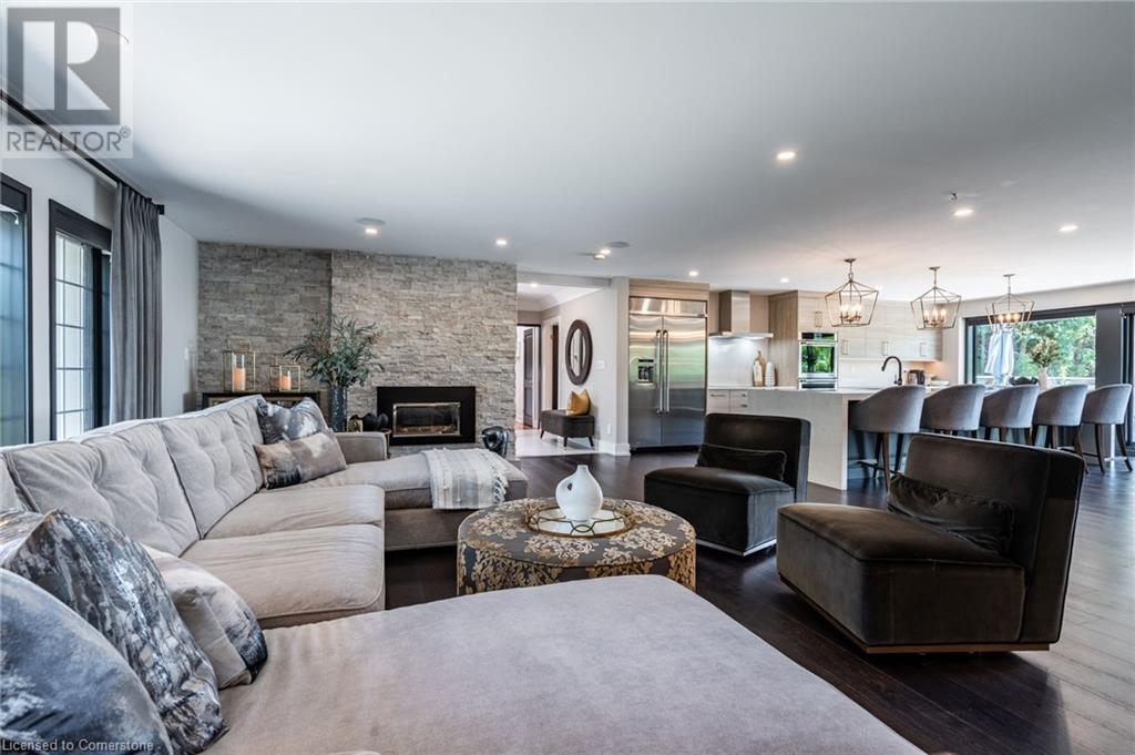822 DANFORTH Place