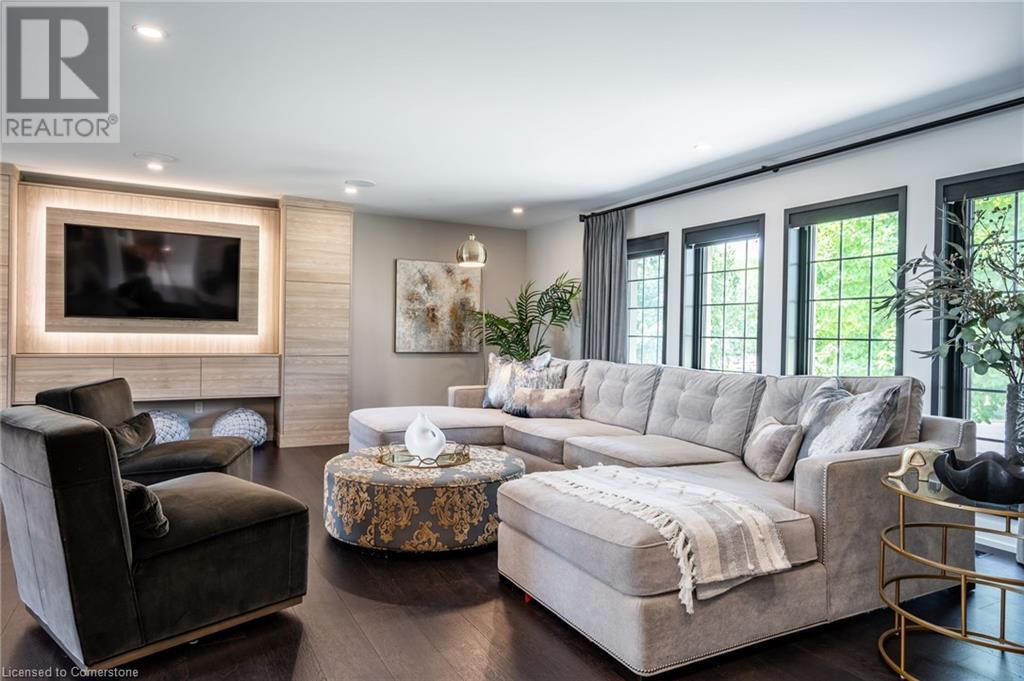 822 DANFORTH Place